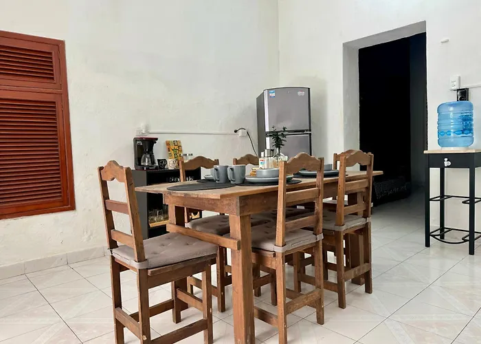 Casita Azul Colonial En El Centro De Merida.